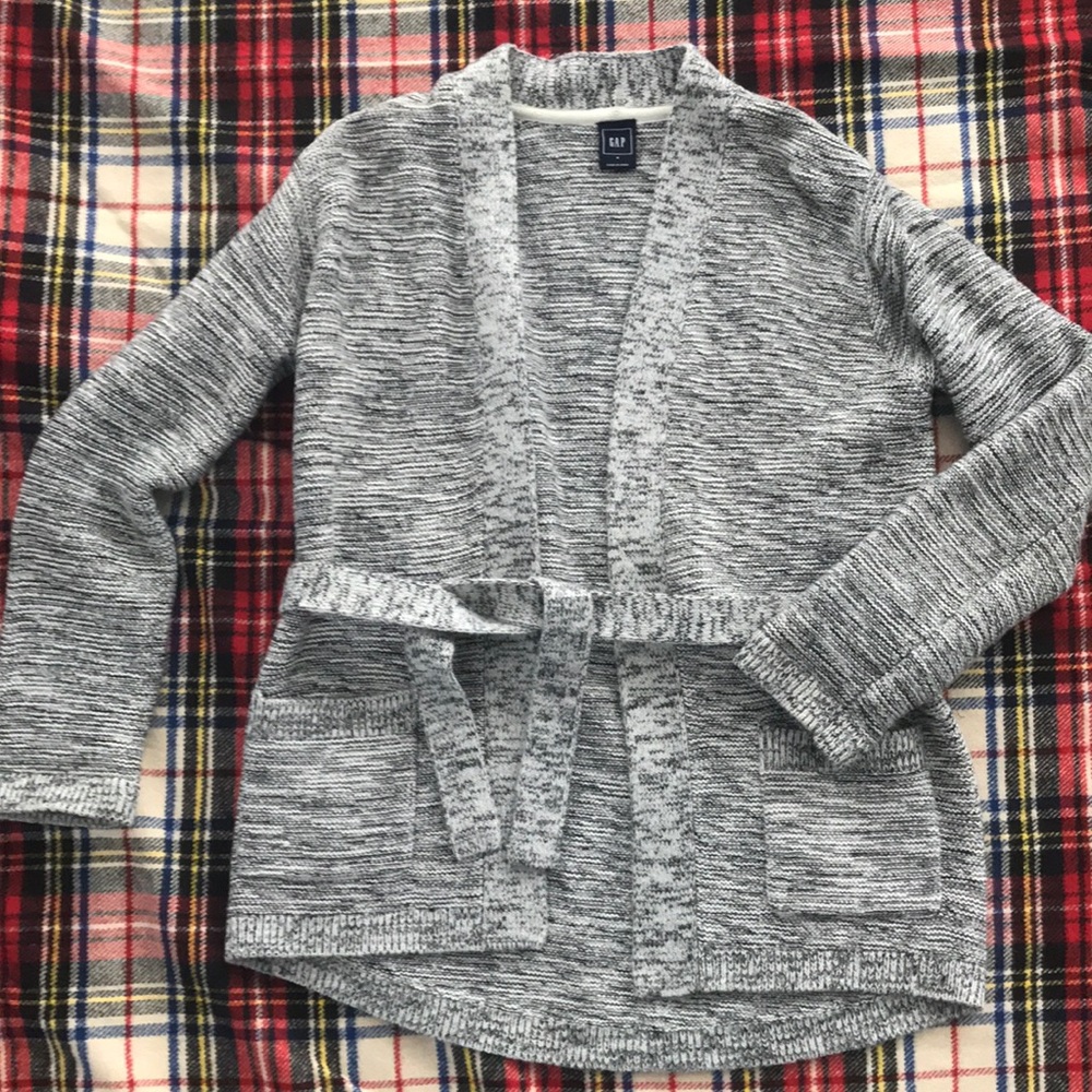 Gap sweater